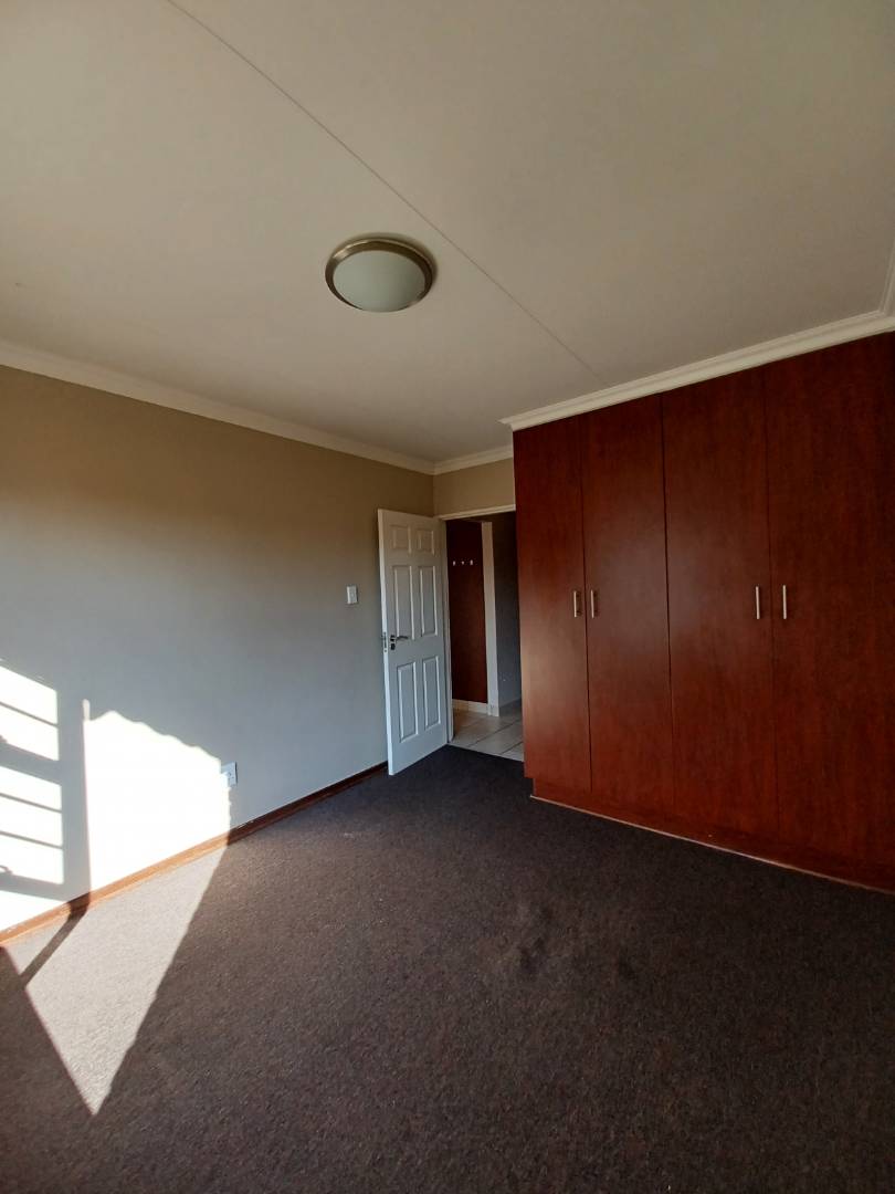 To Let 2 Bedroom Property for Rent in Langenhovenpark Free State